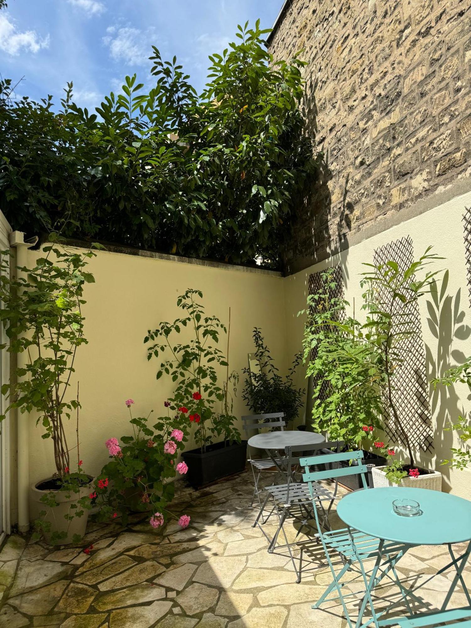 Hipotel Lilas Gambetta Paris Exterior foto